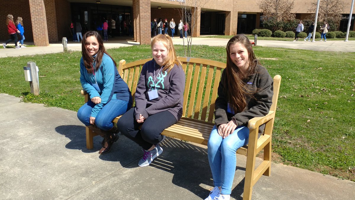 ColaDIT16's tweet image. The STM Young Ladies enjoying some beautiful sunshine Saturday afternoon at 2017 #DYC