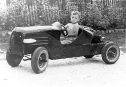 paulpunter's tweet photo. Almost forgot. #Datwas AJ Foyt at four https://t.co/auFhuj3aZg