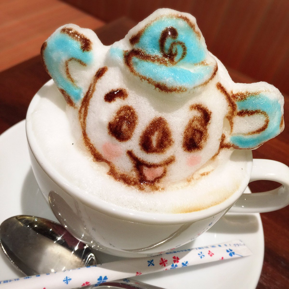 kuishinnbo_mami's tweet photo. 妹はドアラ！
#lightcafe #イオン長久手 #3dラテアート https://t.co/xmvQEi3yKo