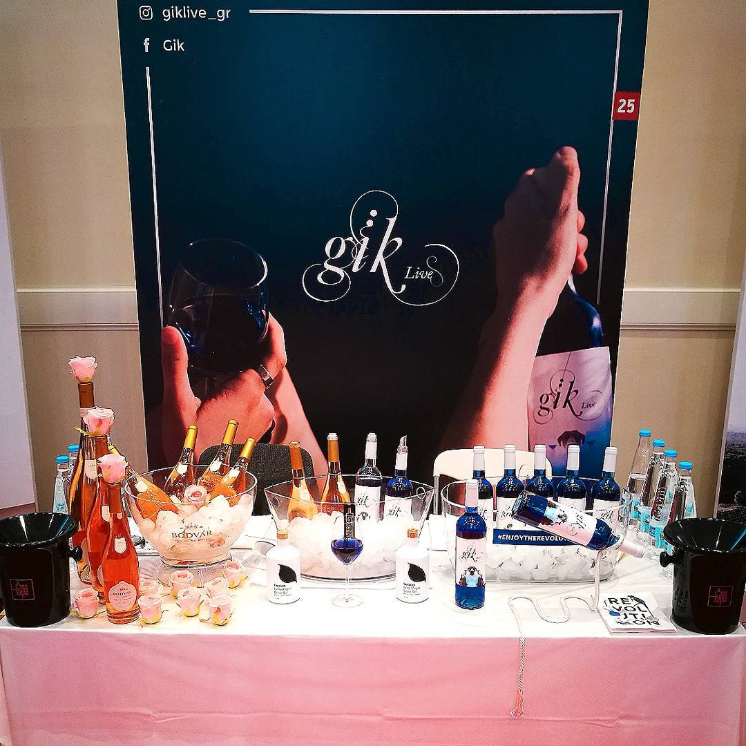 Tysntny's tweet photo. Round 2! #oenorama #giklive #bluewine #enjoytherevolution #spainwine #greece #bodvarofsweden #roséchic #roseallday… https://t.co/hRA5D8VHKl https://t.co/hYgaAV3vl8