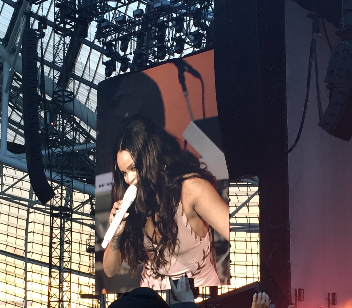 navytasha's tweet photo. The best experience of my life! #1YearOfAntiWorldTour https://t.co/euYz83xpD6
