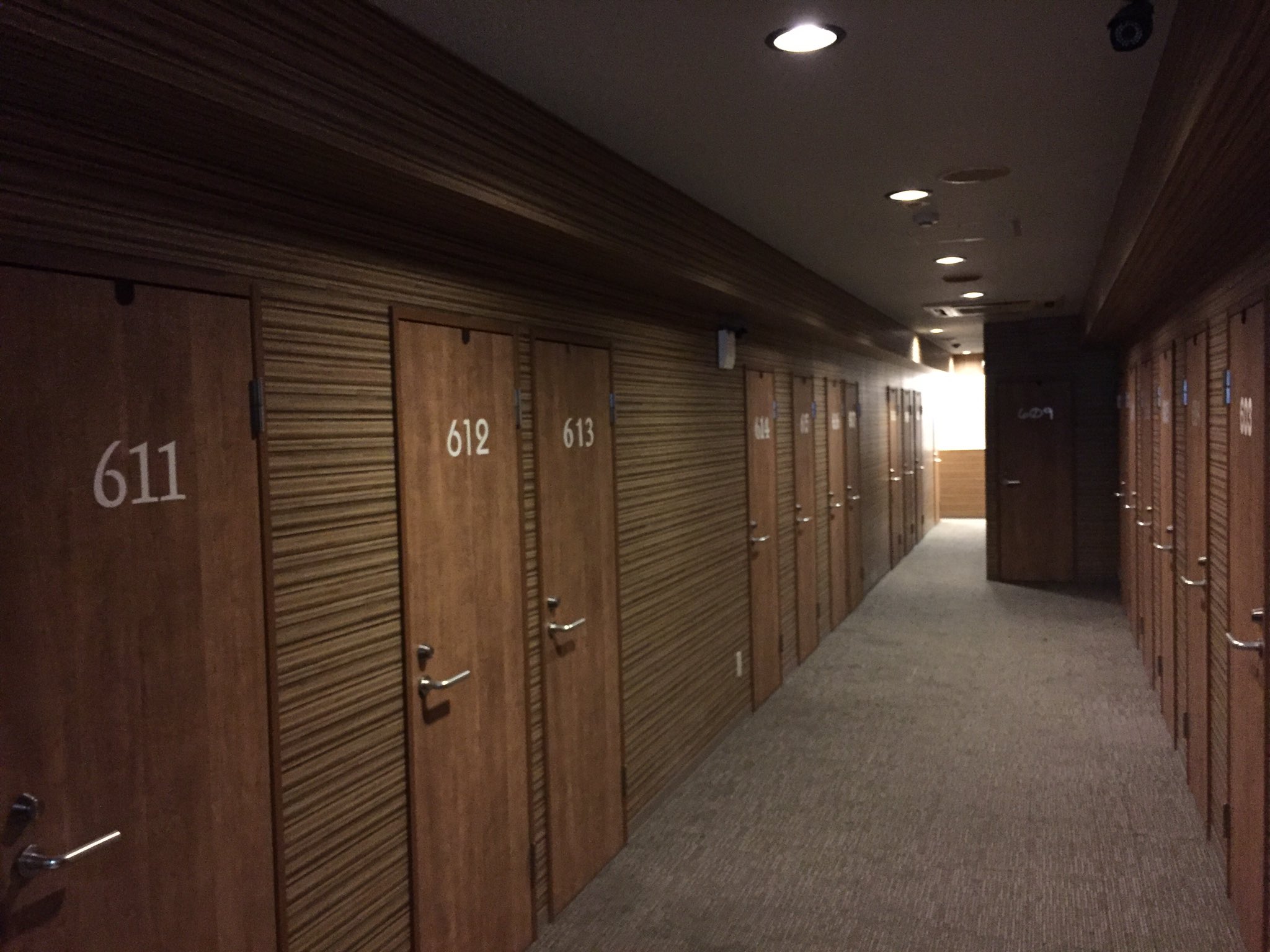 ট ইট র マインスペース池袋北口店 広々ペア個室 完全個室のペアシートはいかがですか 2人が横になっても広々使えます 鍵付個室で安全 快適 ご予約も承っております T Co 59gx8arz7j 池袋 完全個室 ネットカフェ T Co