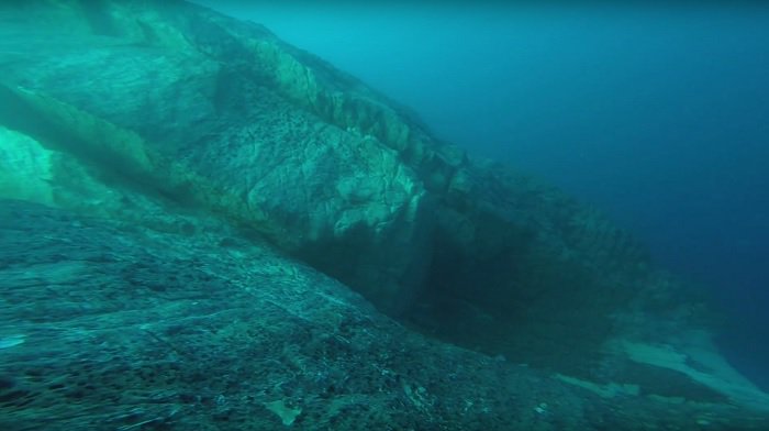 TelevisionMalta's tweet image. Ara l-ewwel filmat tat-Tieqa tad-Dwejra minn taħt il-baħar - tvm.com.mt/mt/news/ara-l-…