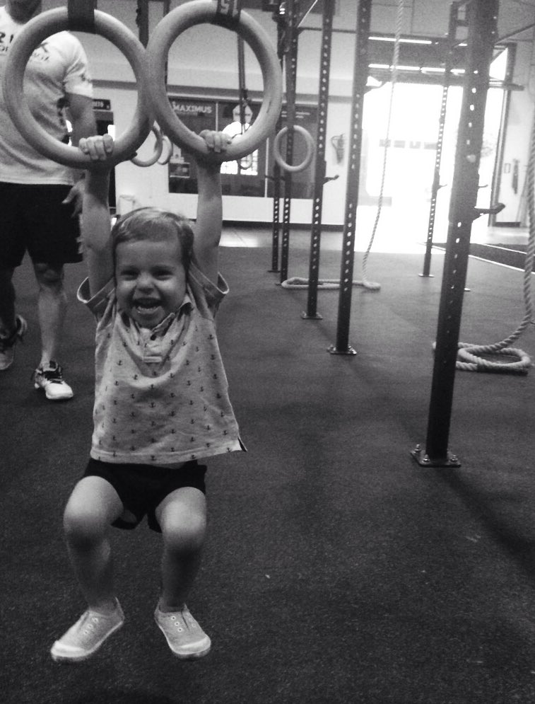 okcrossfit's tweet photo. Desde @okcrossfit creemos que entrenar en familia es algo muy bonito y por ello damos las mayores facilidades para hacerlo #nosinmifamilia https://t.co/y9yFtssNcT