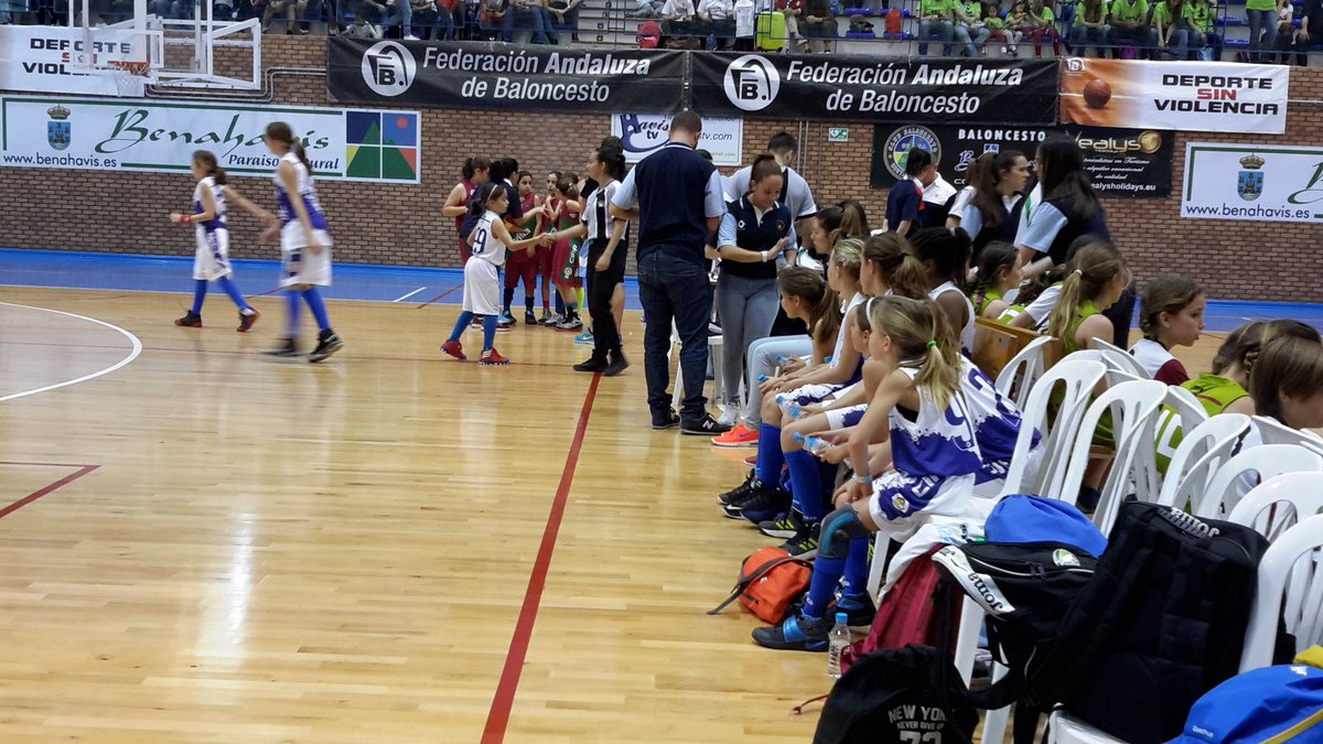 draruizgomez's tweet photo. #Directiva #público #arbitr@s personal #mantenimiento y ellos l@s importantes jugador@s de futuro #FiestaPremini @FAB_Andaluza  @FAB_Malaga https://t.co/94FtsLZA02