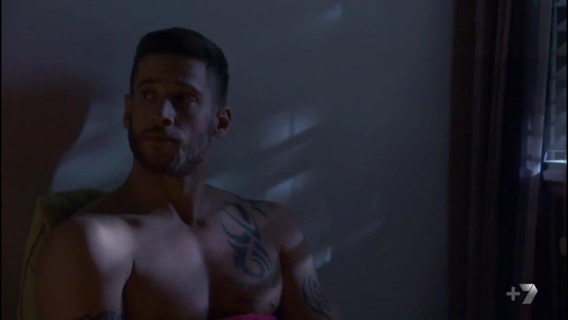 homeandawaytv2's tweet image. Summer Bay ❤️😍 #homeandaway @orpheus_pledger #danewing