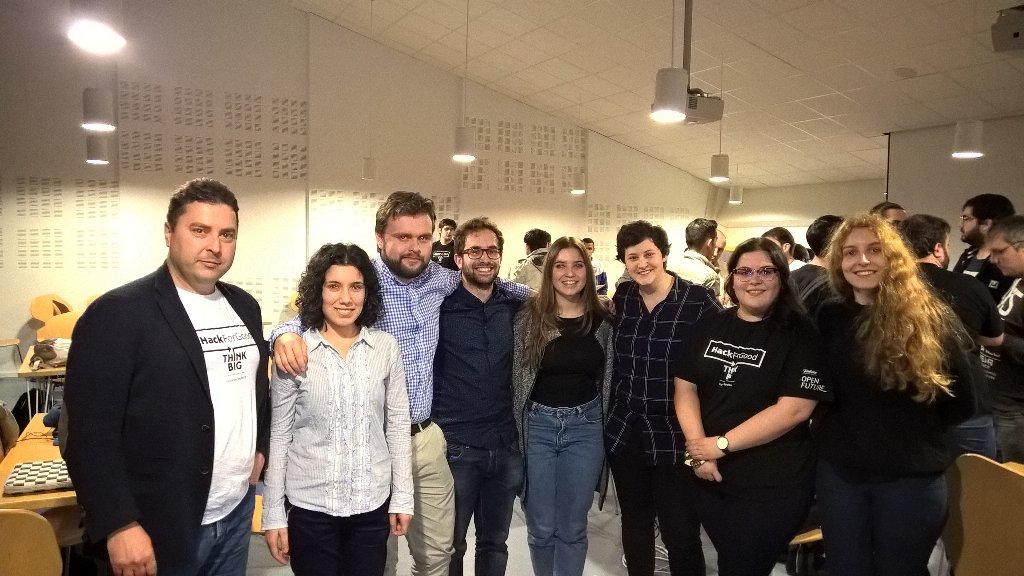 mcaeiror's tweet photo. Parabens equipos de lpro premiados no #HackForGood #uvigo: LearnForDown e ReadMySign https://t.co/1B876ip1Hb