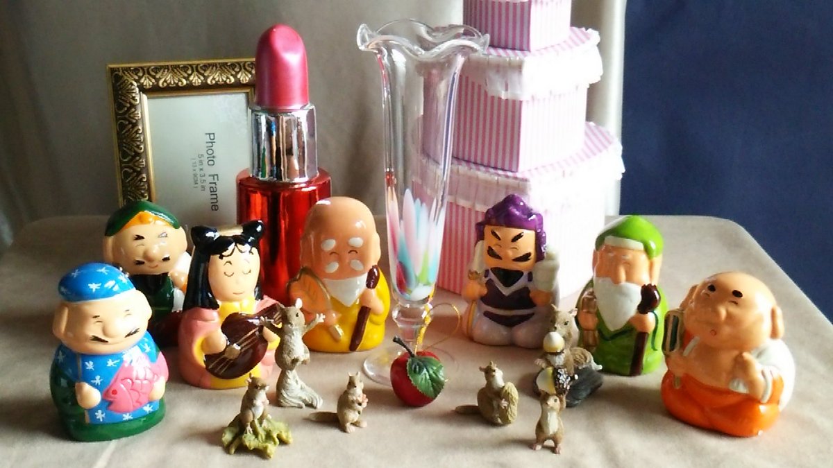 斉藤じゅんこ え 白雪姫 人形劇ですが パペットやあやつり人形ではなく 背景の上から腕を伸ばして動かすアナログ操作です 各人形は5 15センチ 読む人と操作する人に別れます 作品は10分くらい 出てくださる人を募集しています 3回の練習