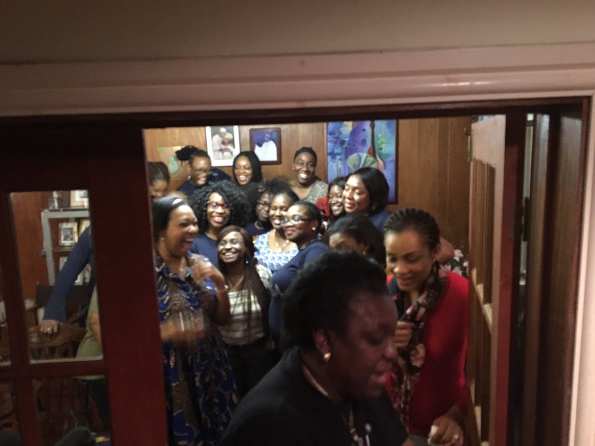 It was a squeeze the group shot!!#qcoga