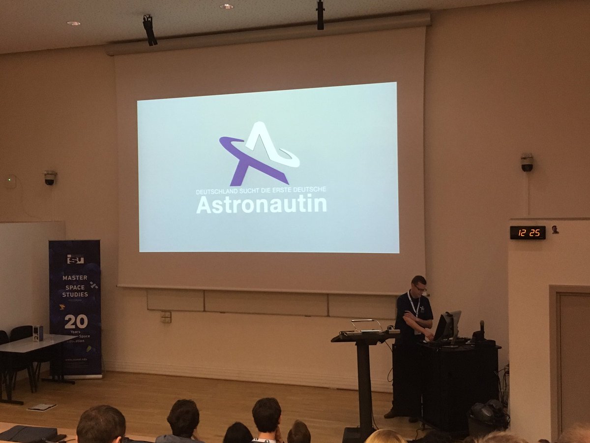 .<a href="/timmermansr/">Remco Timmermans</a> presenting <a href="/DieAstronautin/">Astronautin</a> <a href="/SpaceUpISU/">@SpaceUpISU</a>! Support the crowdfunding campaign! startnext.com/dieastronautin