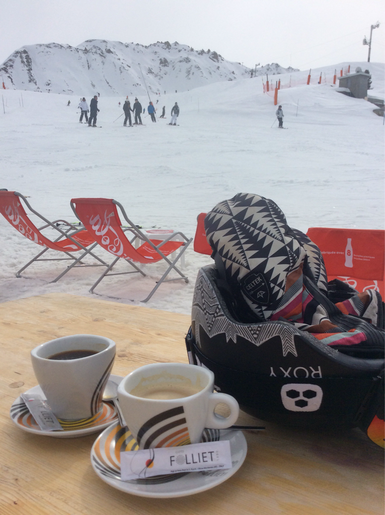 La_Plagne_ski's tweet photo. I hope you've all had a great first morning. It's coffee time head to #Bergerie for mountain views and coffee #CaffineFix #PistePrincess https://t.co/lrIfXDQLNW