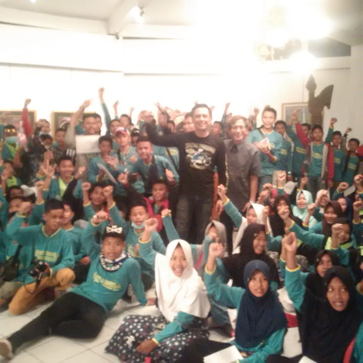 Museum_Barli's tweet photo. Terima kasih atas kunjungan rombongan MTS Muhammadyah 1 Purbalingga , Minggu 12.3.2017 @museum_barli https://t.co/WNWCSTiQLX