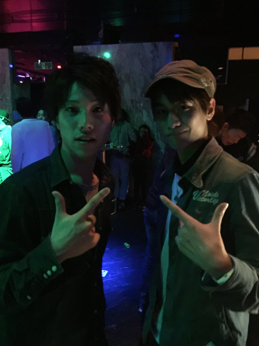 zan_0118's tweet photo. 昨日念願のこたきちさんと会えてめっちゃくちゃ嬉しかった😆
kuuのゆうきさんとも会えて昨日めっちゃくちゃ楽しかったです😭
こたきちさんといろいろ喋れることも出来たし昨日最高でした👍
またどこかで会ったらお願いします🙇@Kotakichi_EDM @Kuu_Dawn https://t.co/Mr4mweBOFl