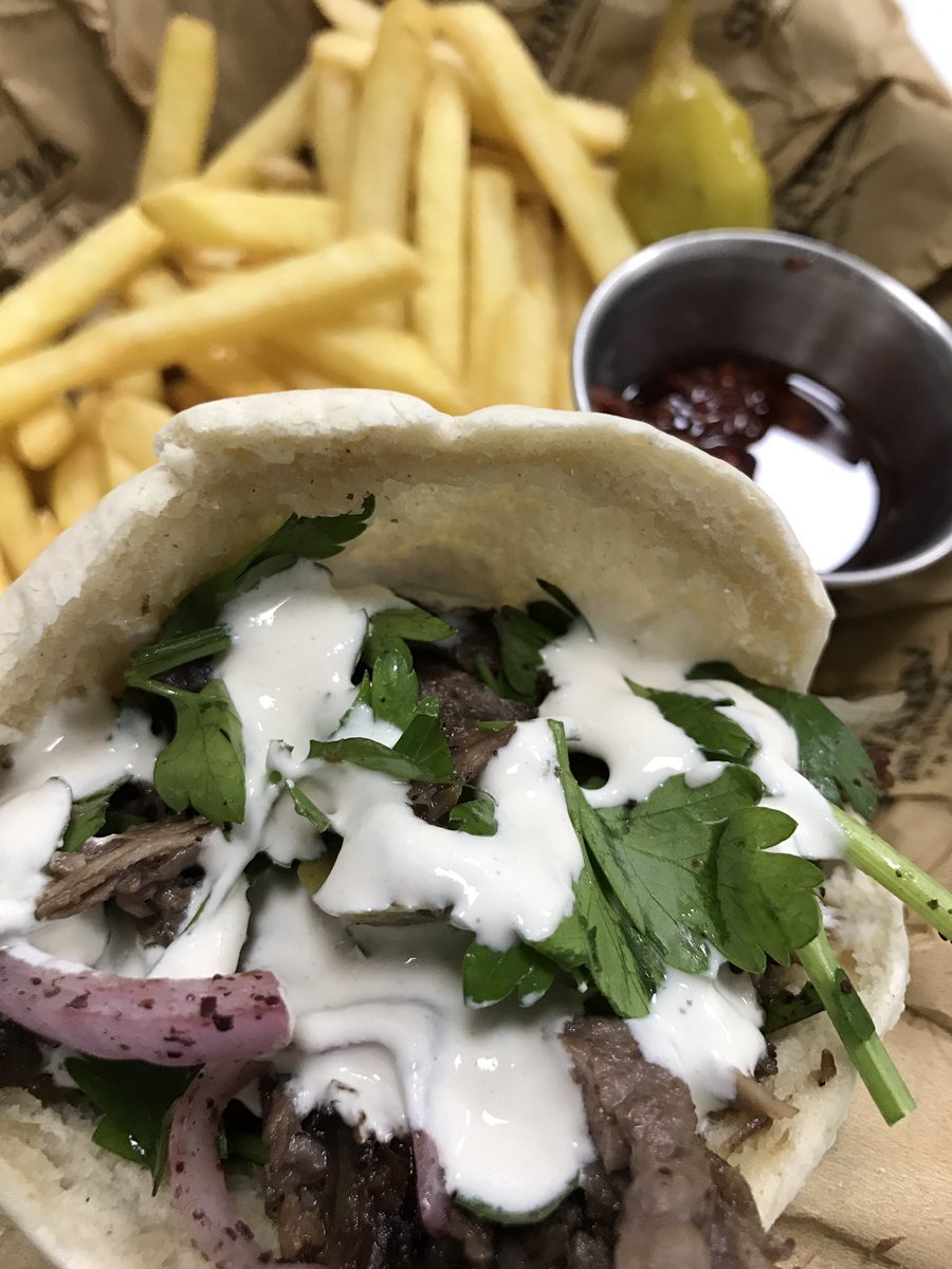 ShawarmaHouseAE's tweet photo. #دبي #شوارما #مشاوي #مطاعم 
#dubai  #dubailife  #shawarma #grills https://t.co/T435C8bIYl