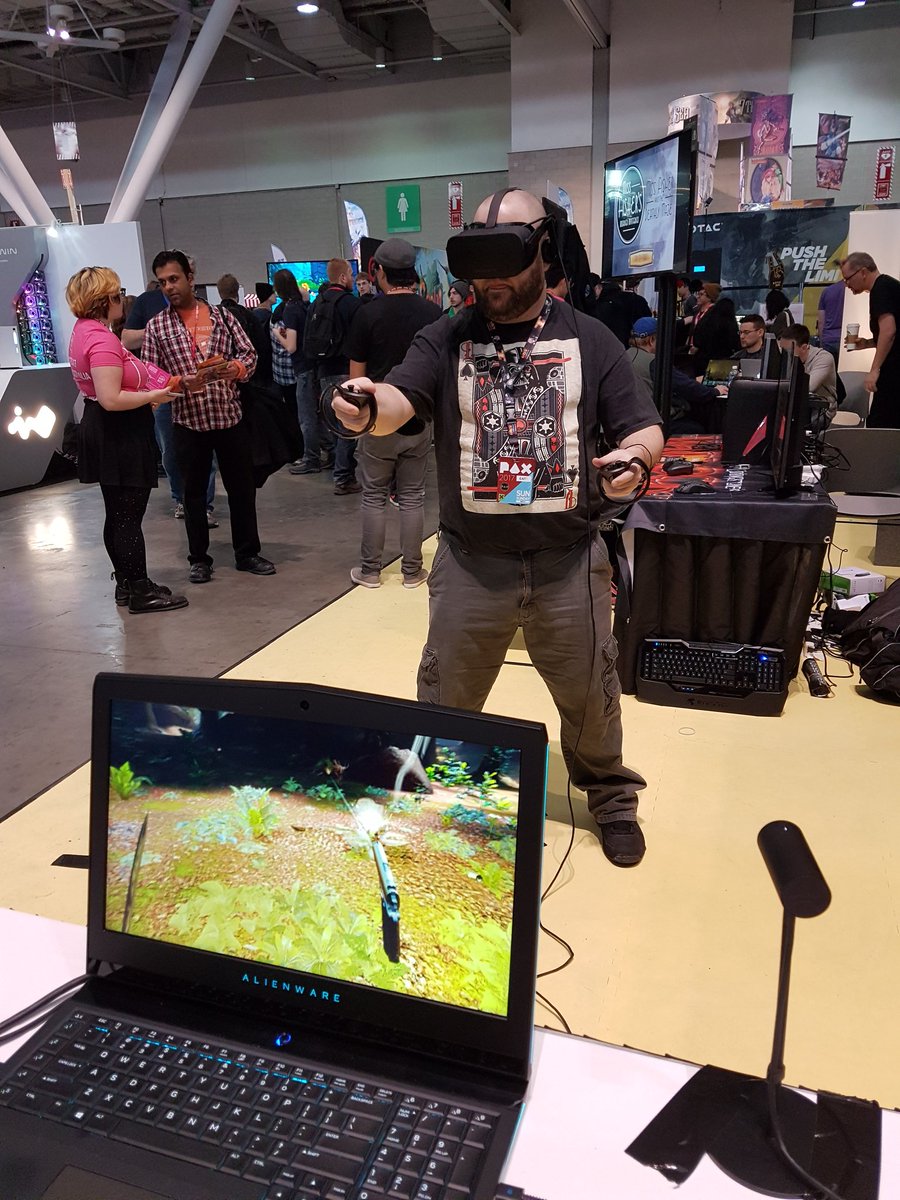 pubgamesAU's tweet photo. Last day at #paxeast! Drop by and check out the dinosaur battles of @PrimalCarnage: Onslaught running on the @Alienware 17. #FearTheRex https://t.co/dyXgc8ZFcG