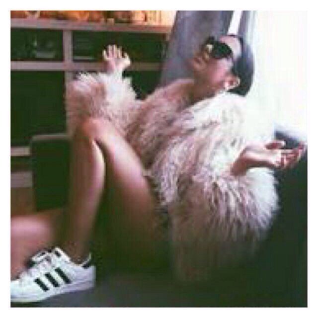 TomGoler's tweet photo. OMG! You have to see this. #BIGOLIVE.   https://t.co/dCPkOET89W https://t.co/zo8ixahrZb