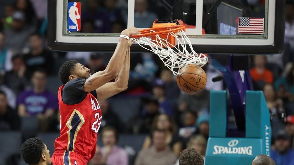 Anthony Davis goes beyond his range on a very happy birthday  