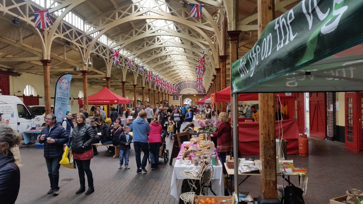 northdevontory's tweet photo. Eating some #sexybread with the @ginge_breadman at the very busy real food market. #barnstaple @BarnstapleTC @NDevon_Biz https://t.co/aQ41uwTEOi