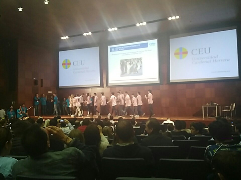 AnniittaOlmeda's tweet photo. Premio a comportamiento del robot😻😻 @InvictusLego  #FLLCEU #InvictusLego #InvictusPaco https://t.co/RWUct4JDuh