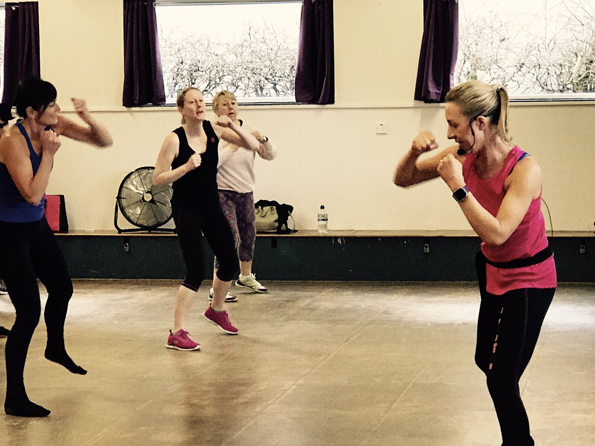 carlagilder's tweet photo. First class if the day - Piloxing @DownesShelley #sleeksexypowerful #cgf #fitness https://t.co/C3LwtGxIq7