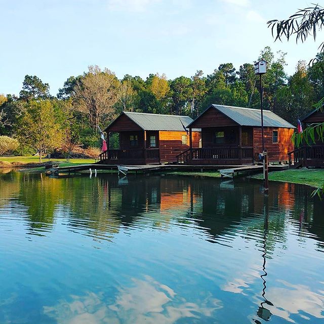 Perfect place for a morning paddle at the Brookeland/Lake Sam Rayburn KOA in #Texas bit.ly/2lPItcN
#KOACamping #camp #lakeside