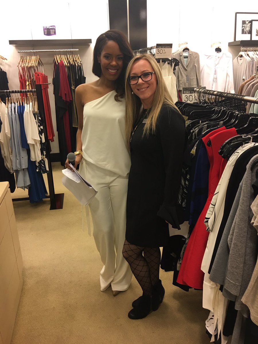 ninkaxo's tweet photo. Early morning with @JulieSmithTV! @Bloomingdales #makeupdate https://t.co/sFiBu41imX https://t.co/4uXK6TcrRO