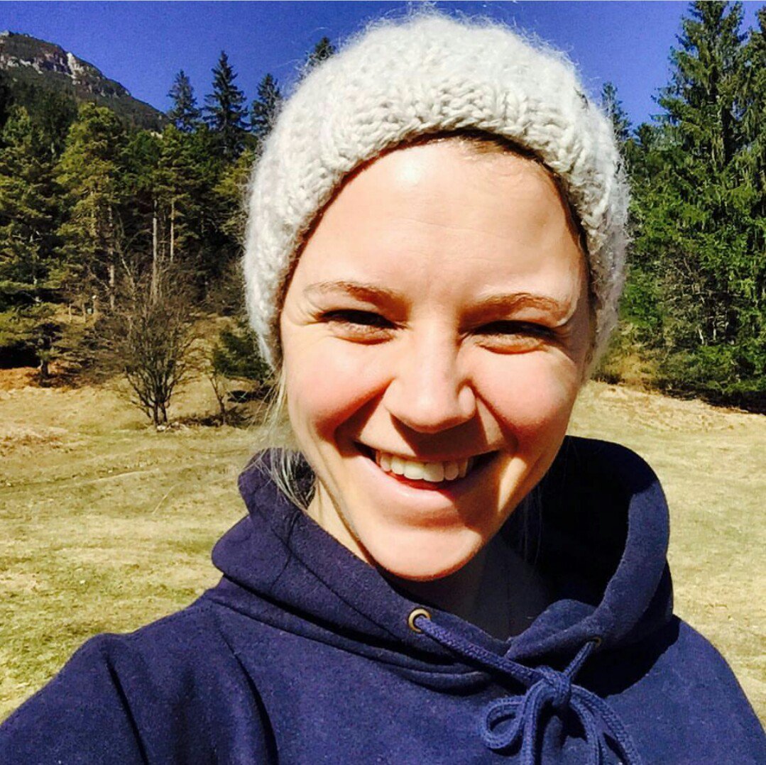 MiriGossnerFan's tweet photo. "Spring is in town and my smile is finally back again😃#springtime #sunlover #☀" https://t.co/b7W1YUhwhz
