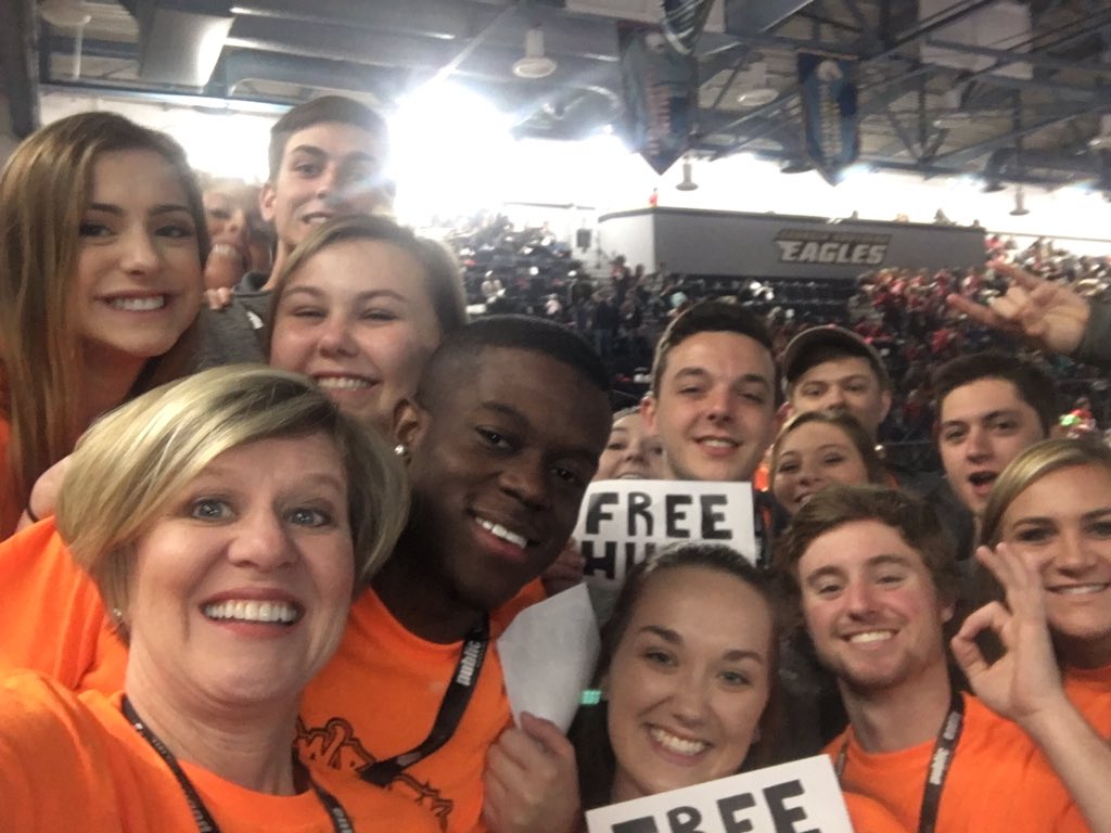 NSULA_FYE's tweet photo. Free hugs anyone? #TeamHuman #SROWbackThrowback https://t.co/V4KMqhptTr