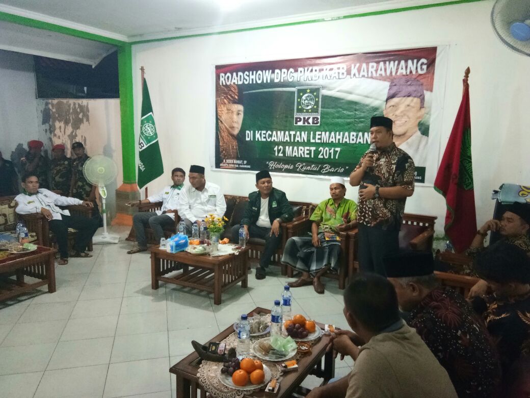 fpkbkarawang's tweet photo. Ketua DPC @PkbKarawang @KangJimmyCSR kembli Roudshow ke DPAC,DPRT Kec. Lemah Abang. @cakiminpkb @Kadir_Karding @DPP_PKB @pkb_news https://t.co/1APXNCCLtY