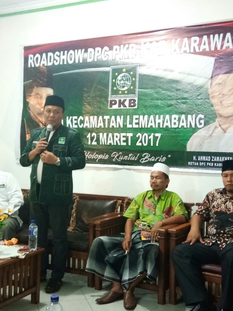 Ketua DPC <a href="/PkbKarawang/">DPC PKB KARAWANG</a> <a href="/KangJimmyCSR/">Ahmad Zamakhsyari</a> kembli Roudshow ke DPAC,DPRT Kec. Lemah Abang. <a href="/cakiminpkb/">Cak Imin</a> <a href="/Kadir_Karding/">Abdul Kadir Karding</a> <a href="/DPP_PKB/">DPP PKB</a> <a href="/pkb_news/">#JokowiMarufAmin</a>