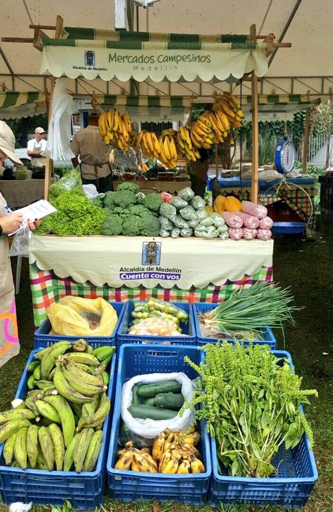 MerCampesinos's tweet photo. Buenos días Medellín,  recuerda  los domingos disfrutar de nuestros 6 espacios de #CompraLocal. Apoya el talento de nuestra gente. https://t.co/HreIG0fmdp