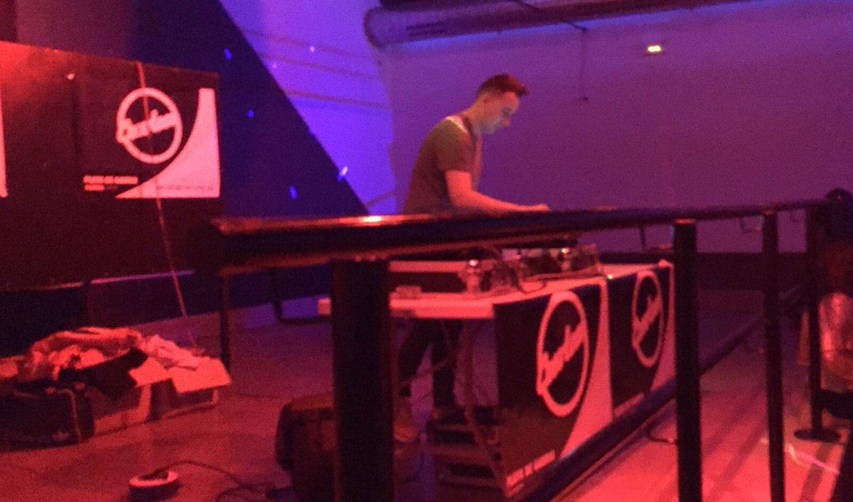 IndepProdMus's tweet image. Otra vez entradas agotadas en Sala Atica BADAJOZ con COCOLOCO 🌴 Oficial Party @OlivaresFelix @IamDNoise 
Gracias 👏🏻💃🏻