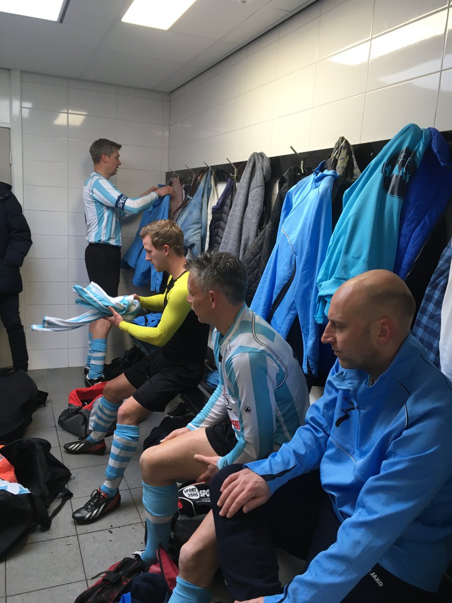 Juventa12_4's tweet photo. De 3 punten zijn binnen!! Maar het heeft wel 1 slachtoffer gekost... https://t.co/yCu9qOyBwg