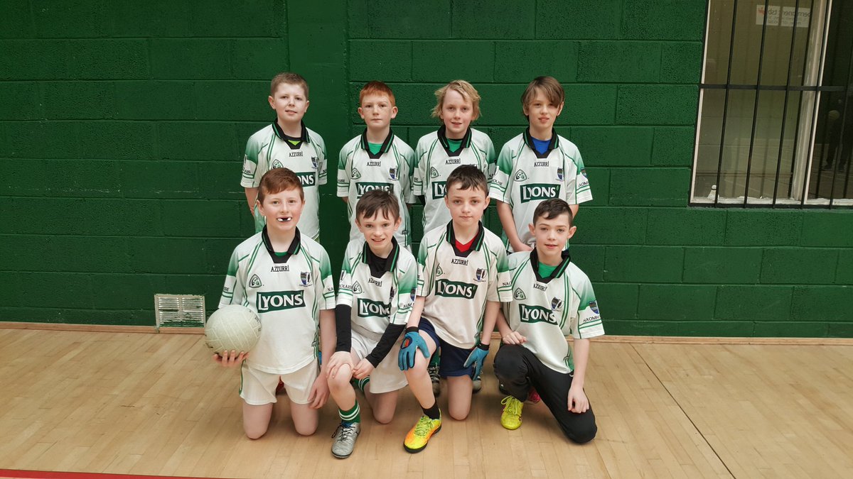SligoGAACandG's tweet photo. Final of indoor pella blitz in tennis club about to start between @StMolaiseGaelsG and @DrumcliffeRPGAA https://t.co/ikgXszJxeX