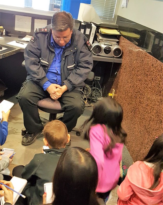 sandyvanriper's tweet photo. Thanks so much Collin Taylor for answering #EJSchool wonders about #security "My only weapons are my voice and my phone". @EPSBNews https://t.co/Ny8LdgagTF