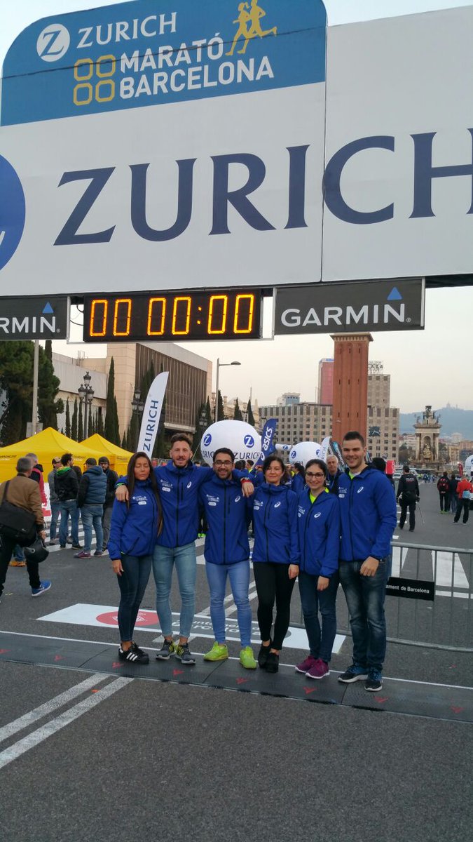 machesego's tweet photo. Gran experiencia, muy emotivo estar en la línea de meta y ver a los corredores cumplir su objetivo, felicidades a todos!! #ZurichMaratoBCN https://t.co/00nekhPreS