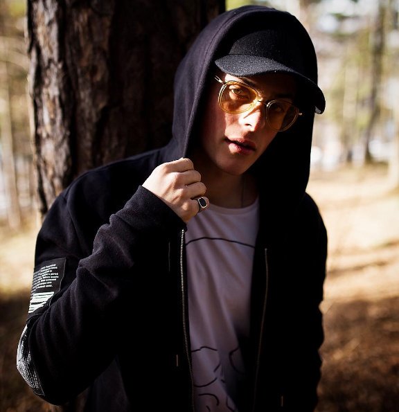 balalaika_chris's tweet image. Если его не будет в 4-ом сезоне, то мне захочется поиграть в синего кита!!!!
#тихийдом
#синийкит
🐋🐋💀💀