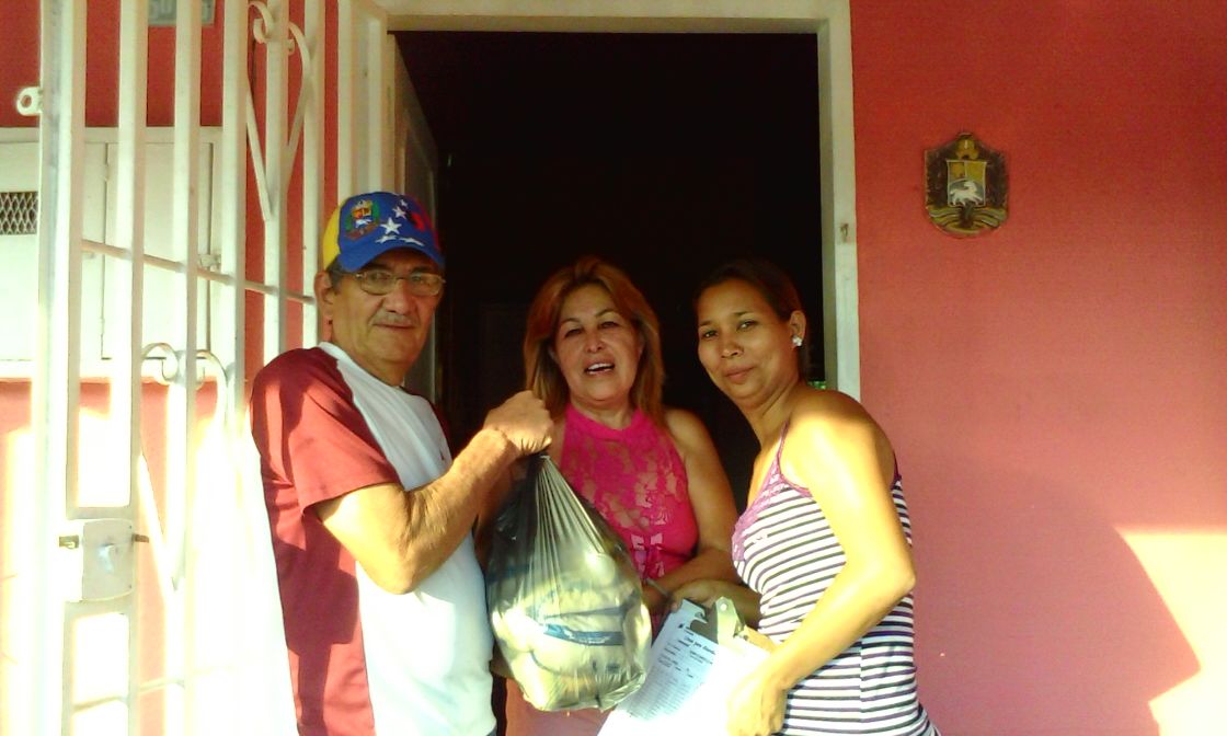 OMARPEROZZOPSUV's tweet image. Estado Mayor de Alimentacion  #Palavecino y  Claps Organizados llevan alimentos casa a casa Gracias .@NicolasMaduro #TodoElPoderParaLosCLAP