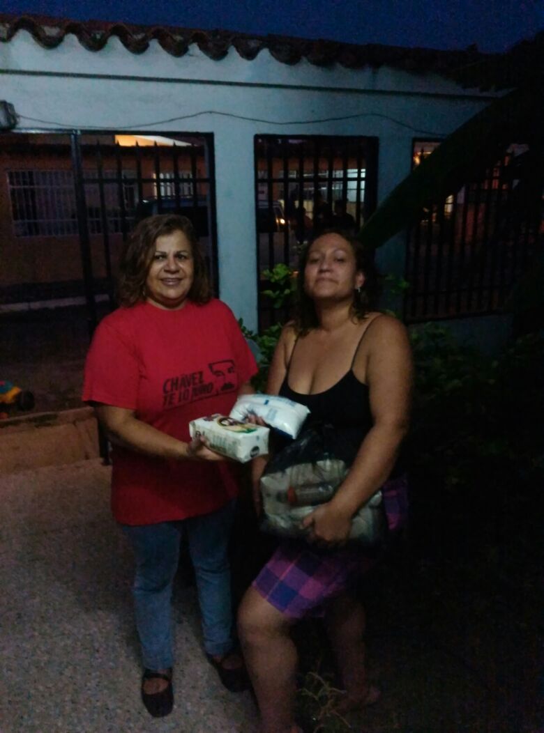 OMARPEROZZOPSUV's tweet image. Estado Mayor de Alimentacion  #Palavecino y  Claps Organizados llevan alimentos casa a casa Gracias .@NicolasMaduro #TodoElPoderParaLosCLAP