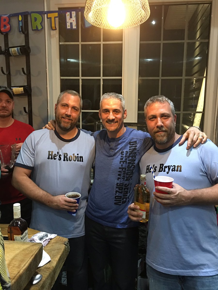 ascavuzz0's tweet photo. A very Happy 40ths to the Young brothers!! #sothisis40 https://t.co/Mh441Puz0A