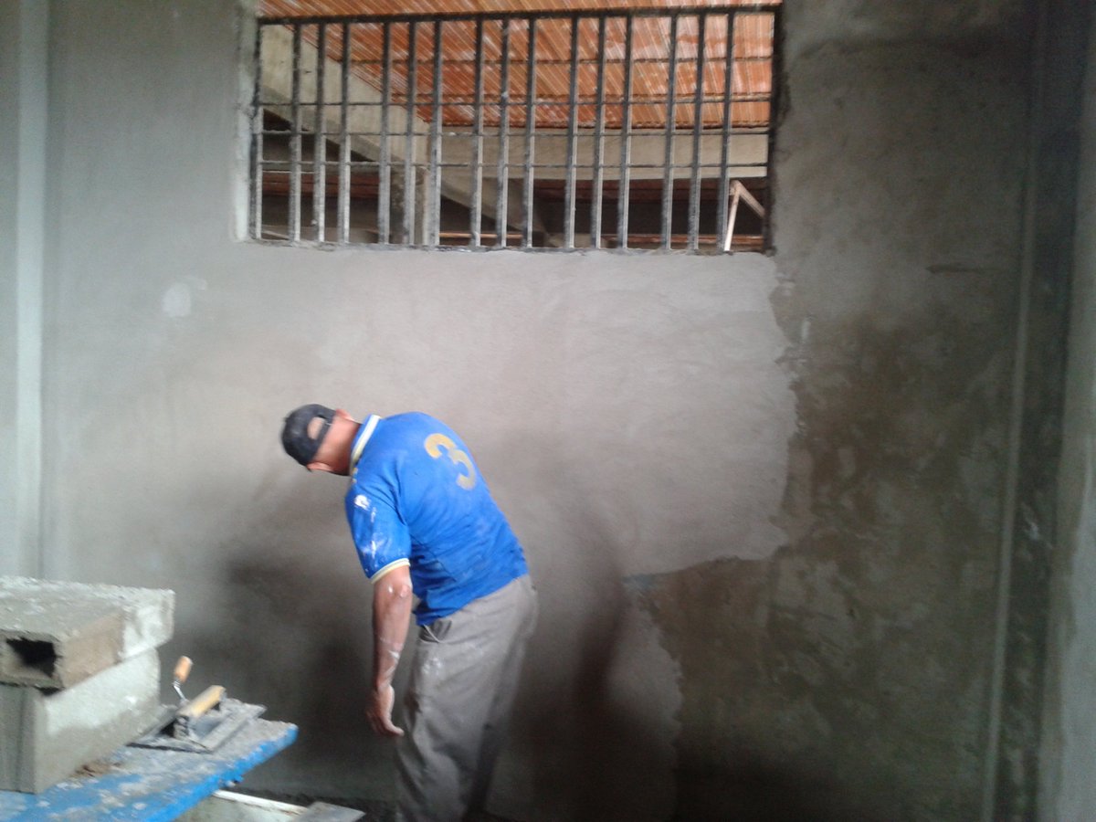 DeboraMedinaVi1's tweet photo. U.E. Débora Medina Vivas trabajando hoy con amor por el comedor escolar para nuestros niños.@NicolasMaduro @JauaMiranda @SilvaEleazarL https://t.co/W4WL0DDqeU