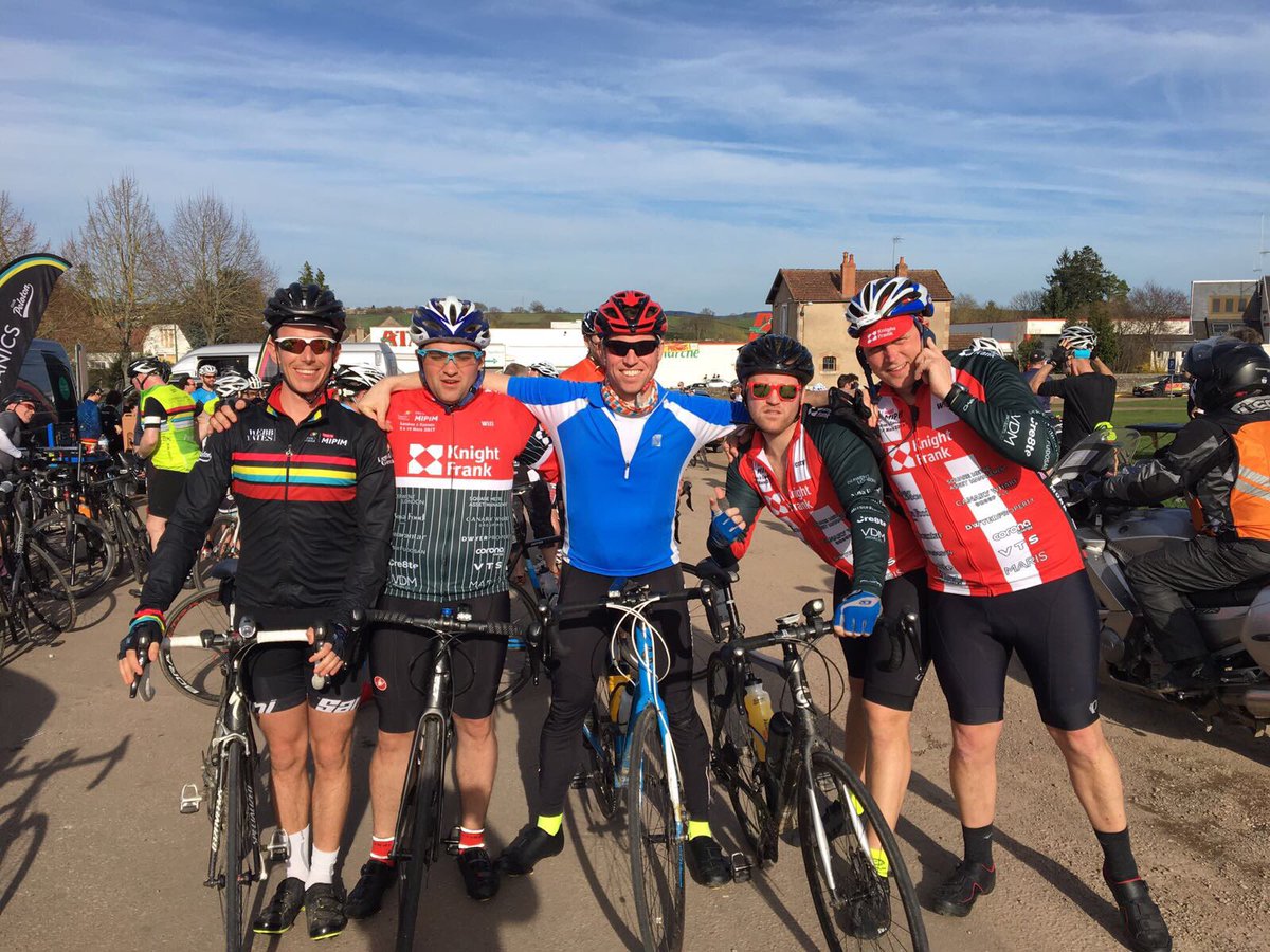 WolfseyLee's tweet photo. Team @knightfrank ready to attack the hills on Day 3. @ClubPeloton @ben_stanley82 https://t.co/iN2BIOGEwc