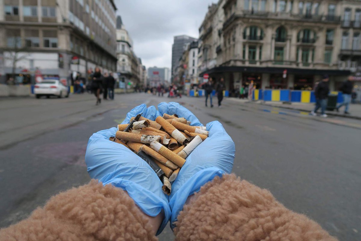 LeoNotHappy's tweet photo. 22/04/17 #ramassage #mégots au centre ville de #Bruxelles ! #LeoNotHappy 
Facebook event : https://t.co/l3bsTkndqs https://t.co/PNPMu6ySlx