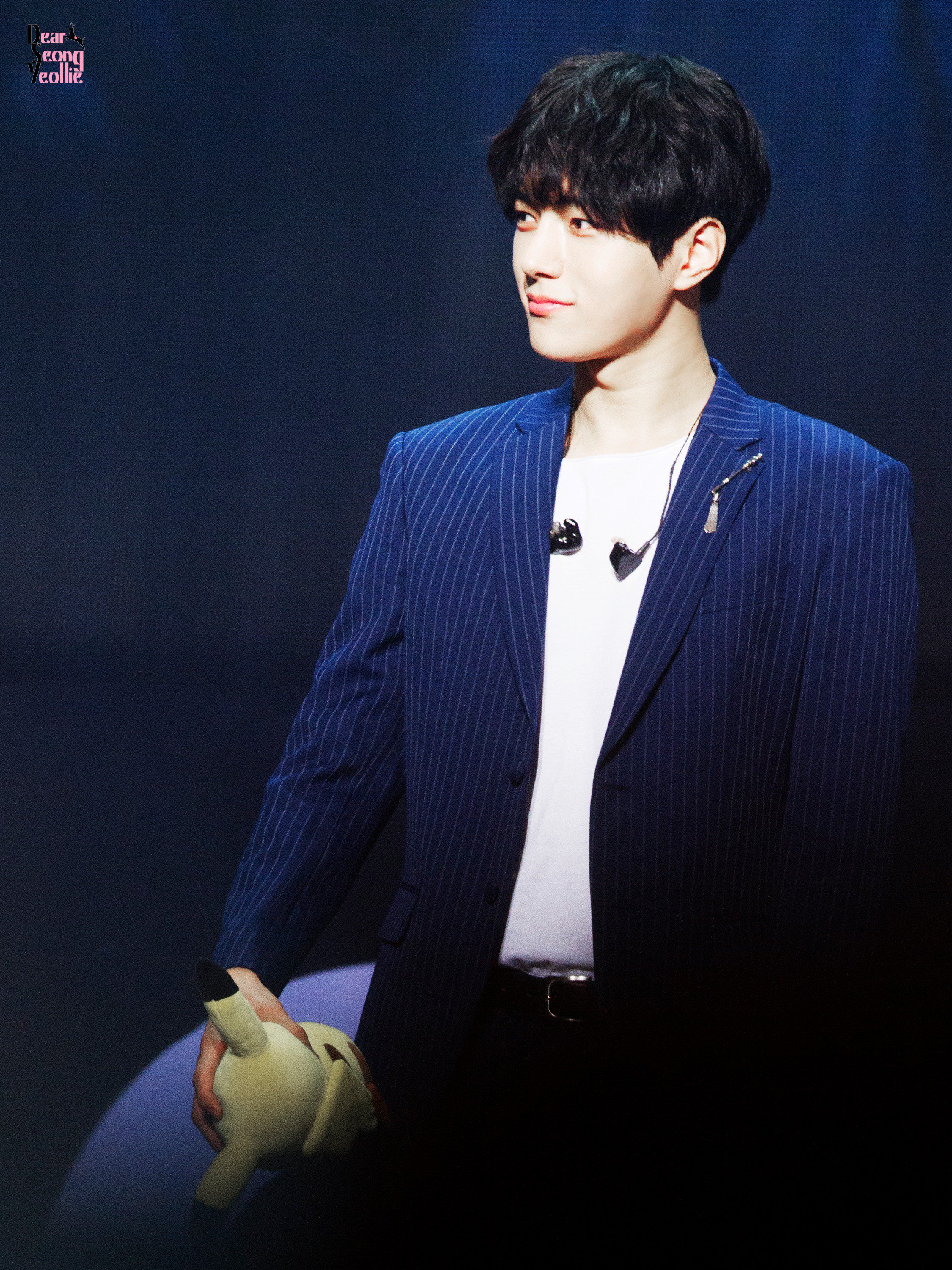 C6ufdVGU8AAFyUZ.jpg:orig