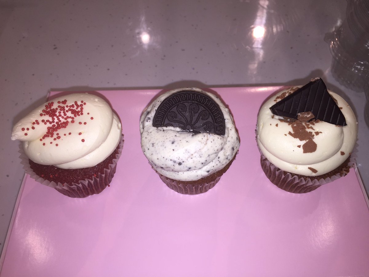 ccakeinsanity's tweet photo. Don't forget to come visit us @ccakeinsanity @ArnottsDublin for some yummy cupcakes #cupcakeinsanity #redvelvet #yummyinmytummy https://t.co/4AbxvL4j89