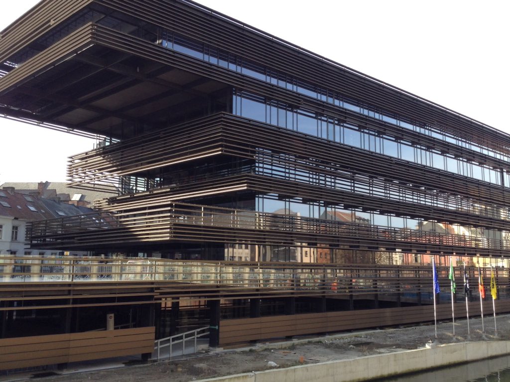 SintBavoGent's tweet photo. Op verkenning @dekrookbe @imec_mict_UGent opportuniteiten voor onze school #opsoro https://t.co/7ZjE1rAdDc