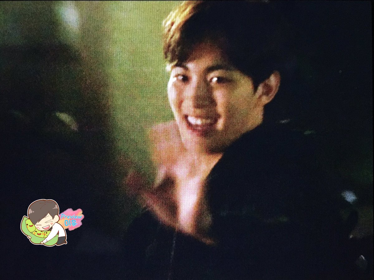 yumi_vvx's tweet photo. 170312 토요하시 퇴근 #VIXX #빅스 #홍빈 @RedBeans93 올해도 와줘서 정말 고마워용🤗 https://t.co/57UWxxumhe