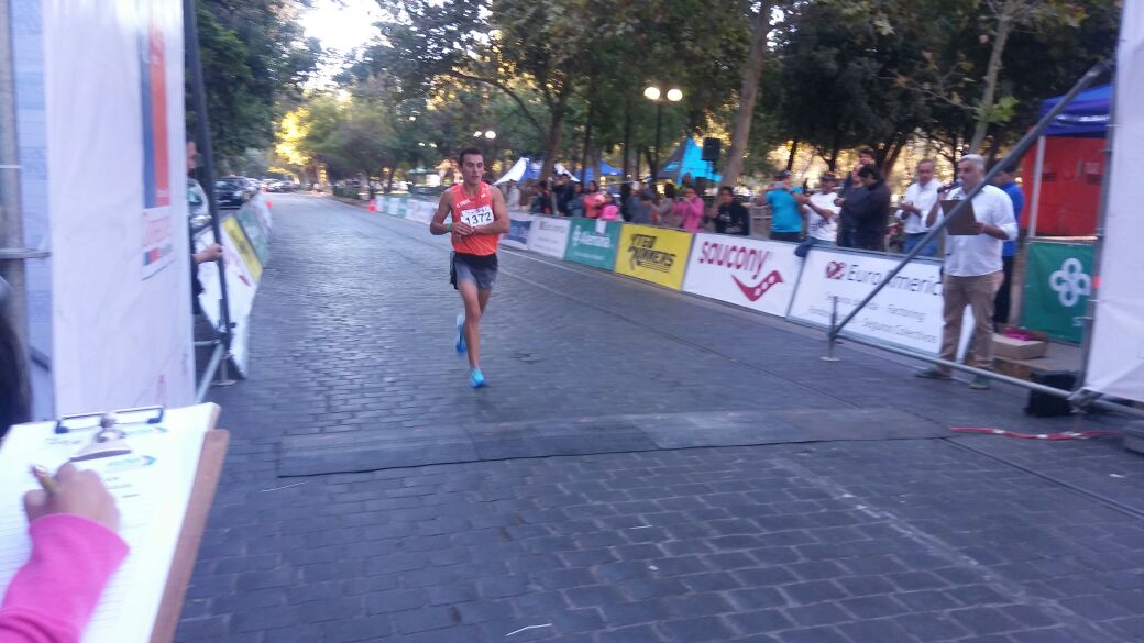Patricio Uribe gana el Nacional de Medio Maratón con un tiempo de 1h.07.06 #corridasaucony
