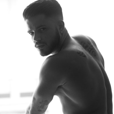 FCFabioValentin's tweet photo. porque eres tan guapo?  https://t.co/F5xDCYFo9o i love you @FABIOLOPEZXx1