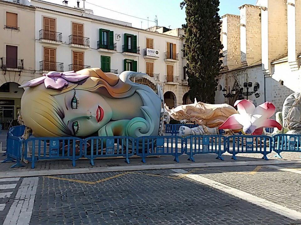 f_mercat's tweet image. Plantamos falla venga lo que venga .. con. Cuidado, eso sí...Suerte .... #fallesgnd2017